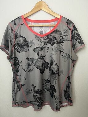 St. John’s Bay Active Women’s Top Size XL